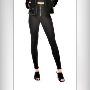 JUICY COUTURE
Cali Skinny Leg Jeans